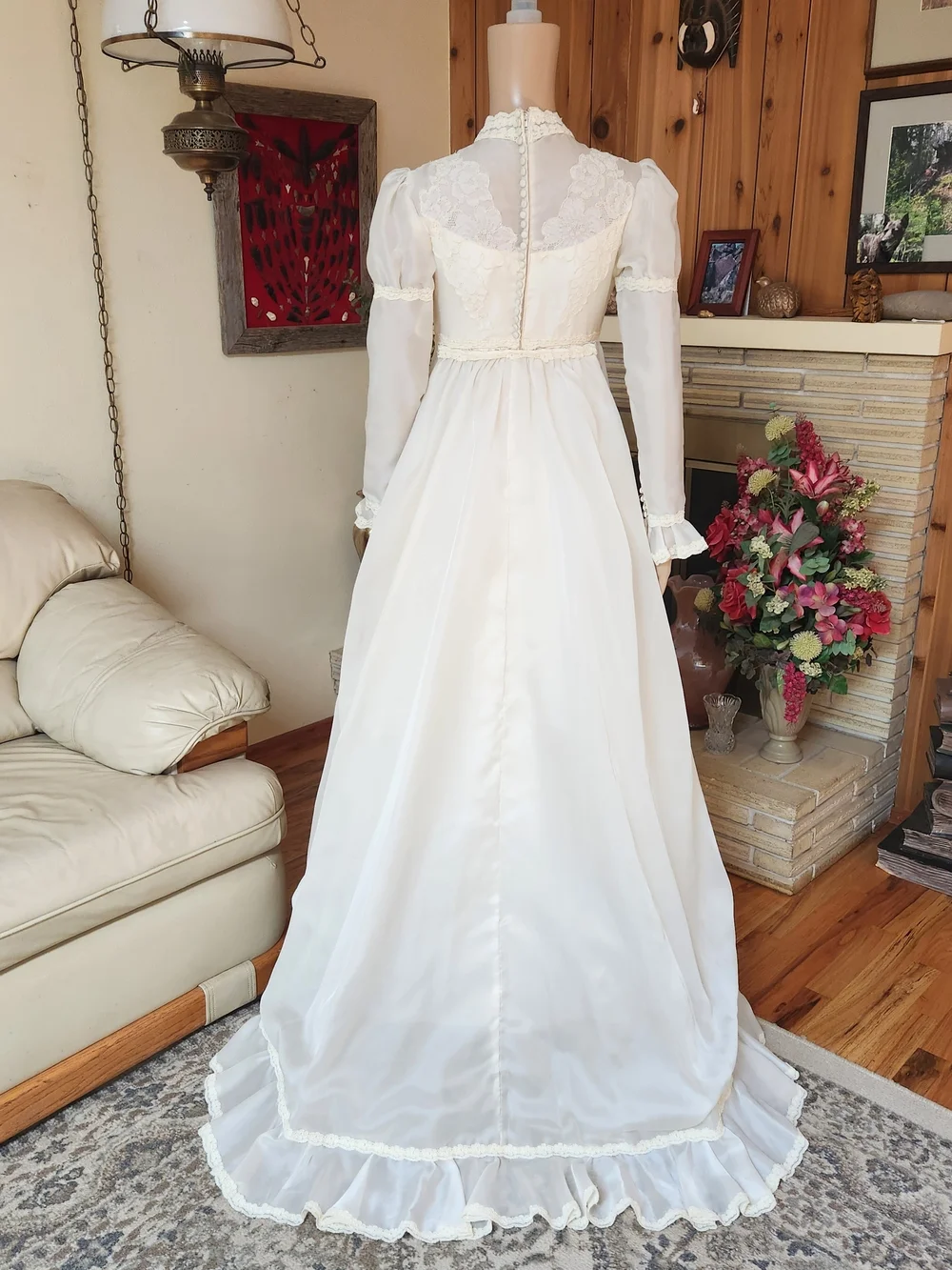 ✨ Dreamy Vintage 1960s Alfred Angelo "Edythe Vincent" Pearl & Lace Gown ✨ - Picture 3 of 14